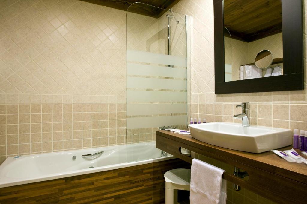 Apartaments Els Llacs Bordes d'Envalira Room photo