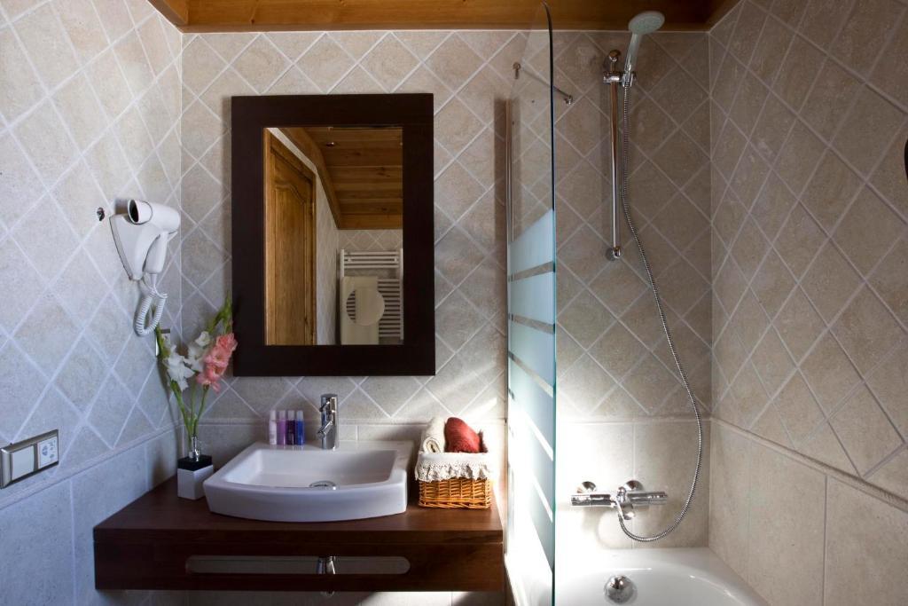 Apartaments Els Llacs Bordes d'Envalira Room photo